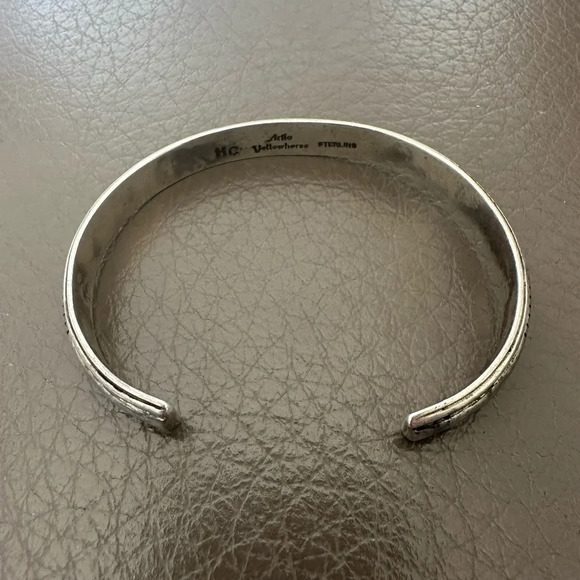 Light Sterling Vintage Every Day Cuff - Picture 2 of 4